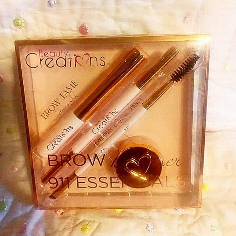 Eyebrow difiner